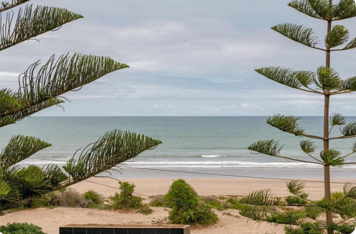 Ocean Breeze ,See View Apartment L'Oasis Buitenkant foto